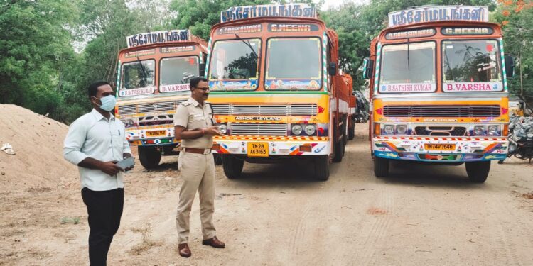 சிப்காட் பகுதியில் லாரிகளில் தாது மணல் கடத்திய 6 பேர் கைது – 5 லாரிகளுடன் 39 டன் தாது மணல் பறிமுதல்