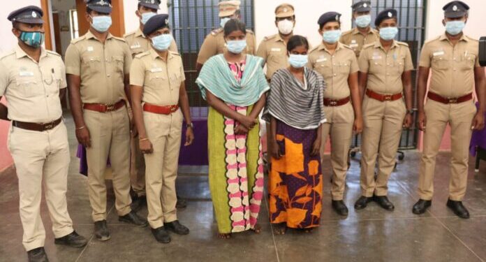 ஓடும் பேருந்தில் பெண்ணிடம் நகைகள் கொள்ளை – 3 பெண்கள் அதிரடி கைது – ரூ.9 லட்சம் மதிப்புள்ள நகைகள் மீட்பு