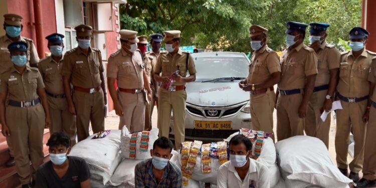 திண்டுக்கல் மாவட்டத்தில் சுமார் 257 கிலோ தடை செய்யப்பட்ட புகையிலை பொருட்கள் மற்றும் கார் பறிமுதல்