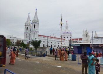 வேளாங்கண்ணி மாதா கோவில் ஆண்டு பெருவிழா இன்று பக்தர்கள் இன்றி கொடியேற்றத்துடன் தொடங்கியது