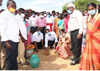 தூத்துக்குடி மாவட்ட தோட்டக்கலைத்துறை மூலம் 10ஆயிரம்  பனை விதைகள் நடும் பணிகள் துவக்க நிகழ்ச்சி – பனைமரங்களை நடுவதற்கு மாவட்ட ஆட்சியர் செந்தில் ராஜ் ஏற்பாடு