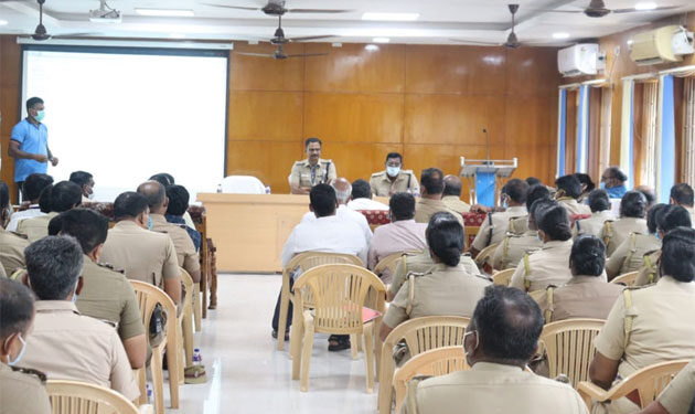 தூத்துக்குடியில் எஸ்பி ஜெயக்குமார் தலைமையில் காவல் ஆய்வாளர்களுக்கான மாதாந்திர ஆய்வு கூட்டம்