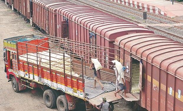 டெல்லியில் இருந்து சரக்கு ரயில் மூலம் சென்னைக்கு 4 டன் போதைப் பாக்கு கடத்தல்