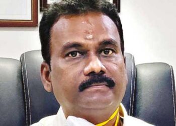 வில்பட்டி ஊராட்சியில் விதிமீறி நள்ளிரவில்  இயந்திர பயன்பாடு தாராளம்   கண்காணிக்க வேண்டிய வருவாய் மற்றும் வனத்துறையினர் கண்டுகொள்வதில்லை.மாவட்ட நிர்வாகம் நடவடிக்கை எடுக்க வேண்டும்.