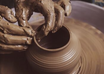 செங்கல் சூளை வைத்திருப்போர், மண்பாண்ட தொழில் செய்வோர் அனுமதியின்றி மண் எடுக்கலாம்  – தமிழக அரசு அறிவிப்பு