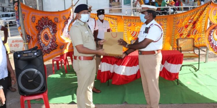 கன்னியாகுமரி மாவட்ட போக்குவரத்து காவல் துறையினர்க்கு முககவசம் மற்றும் முககவச கண்ணாடி போன்ற உபகரணங்கள் வழங்கு நிகழ்ச்சி