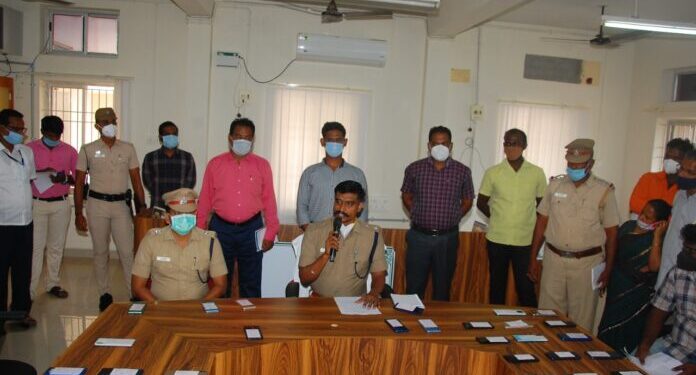 திருவாரூர் மாவட்டத்தில் களவு போன மற்றும் காணாமல் போன ரூ.14 லட்சம் மதிப்பிலான 101 ஆன்ராய்டு செல் போன்கள் மீட்பு