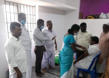 எஸ் பி பட்டிணம் ஊராட்சியில் மாபெரும் கொரோனா தடுப்பு ஊசி முகாம்!! திருவாடானை வட்டாட்சியர், எஸ் பி பட்டணம் ஊராட்சிதலைவர் பங்கேற்பு