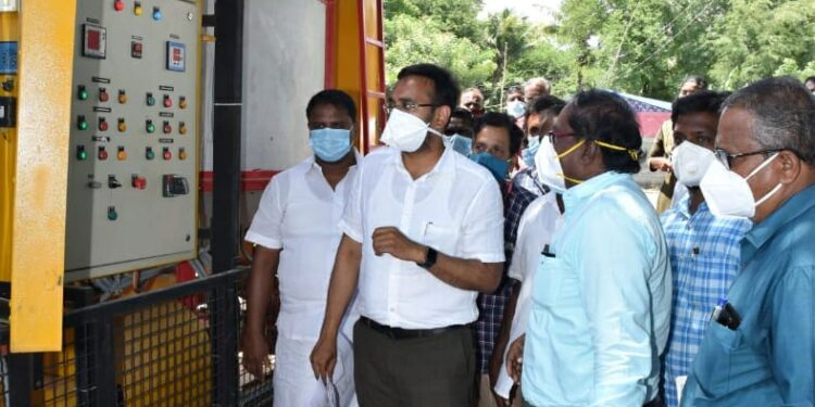 நடமாடும் நெல் உலர்த்தும் இயந்திர செயல் விளக்கம் – நாகை மாவட்ட ஆட்சியர் டாக்டர் அருண்தம்புராஜ் பார்வையிட்டார்