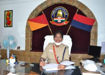 உணவு தாமதமானதால் ஓட்டல் சூறை போதை போலீசார் 2 பேர் சஸ்பெண்ட்!! எஸ்.பி., ரவளிப்ரியா அதிரடி நடவடிக்கை