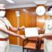 வழிப்பறி குற்ற வழக்குகளில் தொடர்புடைய குற்றவாளிகளை அதிரடியாக கைது செய்த காவல்களின் சீர்மிகு பணியை பாராட்டி சான்றிதழ் வழங்கிய கிருஷ்ணகிரி மாவட்ட எஸ்பி