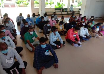 வேதாரண்யம் அரசு கல்லூரி விரிவுரையாளர்கள், பணியாளர்கள் உள்ளிருப்பு தர்ணா போராட்டம்