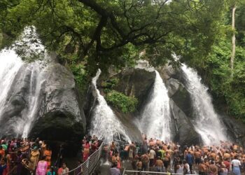 அக்டோபர்  1  முதல் குற்றாலம் அருவிகளில்  சுற்றுலா பயணிகள் குளிக்க அனுமதி