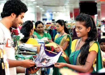 கடைகளில் ஊழியர்கள் நின்றபடியே பணிபுரிவதை தடுக்க சட்ட திருத்தம் கொண்டுவரப்படும் – தமிழக அரசு