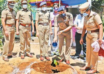 தமிழ்நாடு ரெயில்வே போலீஸ் சார்பில் 47 ரெயில்வே போலீஸ் நிலையங்களில் மரக்கன்றுகள் நடும் விழா