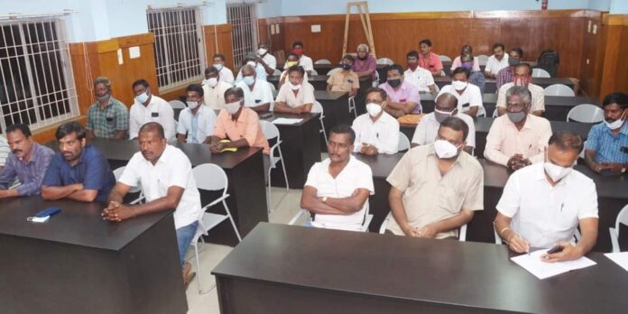 நெல்லை மாநகர காவல் ஆணையாளர் தலைமையில் டாஸ்மாக் மதுபான கடை மேற்பார்வையாளர்களுடன் ஆலோசனை கூட்டம்