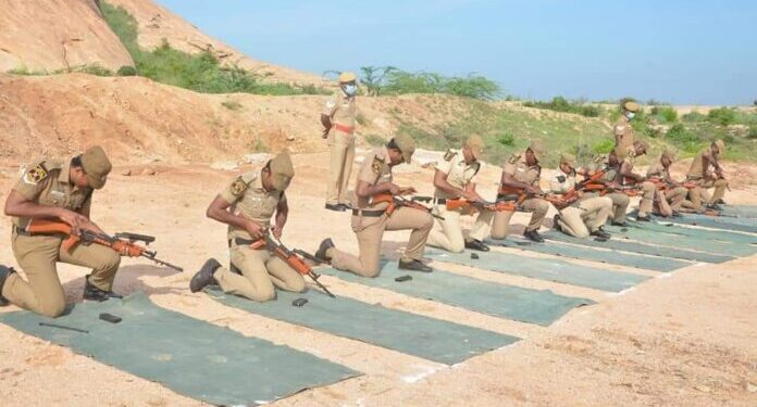 புதுக்கோட்டை மாவட்டம், நார்த்தாமலை துப்பாக்கி சுடும் பயிற்சி தளத்தில் போலீசாருக்கு துப்பாக்கி கையாளுதல் போட்டி