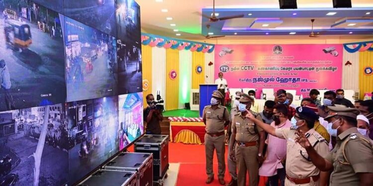சேலம் மாநகரம் செவ்வாய்பேட்டை பகுதிகளில் 75 நவீன C.C.T.V கண்காணிப்பு கேமராக்களின் செயல்பாட்டை சேலம் மாநகர காவல் ஆணையர் நஜ்முல் ஹோதா,I.P.S., தொடங்கி வைத்தார்