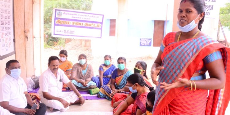 சிவகளை கிராமசபை கூட்டத்தில் மதர் சமூக சேவை நிறுவன இயக்குனர் டாக்டர் எஸ் ஜே கென்னடி பேச்சு