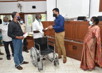 வேதாரண்யத்தில் மழைநீர் சேகரிப்பு மற்றும் பராமரிப்பு பிராச்சார வாகனம்! – நாகை மாவட்ட ஆட்சியர் அருண்தம்புராஜ் துவக்கி வைத்தார்