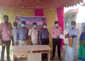 வேதாரண்யம் வருவாய் கோட்டாட்சியர்  இன்று பெறப்பட்ட மனுக்களுக்கு உடனடியாக தீர்வு கண்டு பொதுமக்களுக்கு அதற்கான ஆணை வழங்கினார்கள்