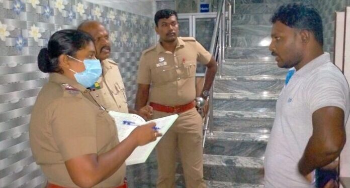 தூத்துக்குடி மாவட்டத்தில் இரவு விடிய விடிய காவல்துறையினர் தீவிர ரோந்து 40 ரவுடிகள் உட்பட 90 பேர் மீது நடவடிக்கை.