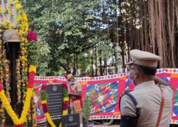 தூத்துக்குடி மாவட்டம், தென்பாகம் காவல் நிலையத்தில் எஸ்பி எஸ்.ஜெயக்குமார் தலைமையில் ‘காவலர் வீர வணக்க நாள்” உறுதிமொழி ஏற்பு