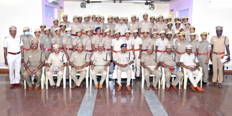நான்கு சக்கர வாகனம் ஓட்டுவதர்க்கான பயிற்சியை முடித்த 51 பெண் காவலர்களுக்கு  ஐ.ஜி பாராட்‌‌‌டு