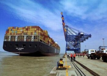 மும்பையில் துறைமுகத்தில் 25 கிலோ போதைப்பொருள் பறிமுதல் வருவாய்த்துறை அதிகாரிகள் அதிரடி