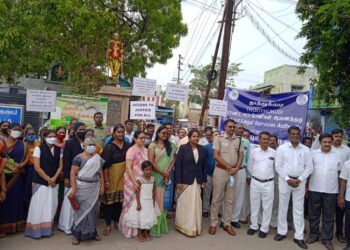 தூத்துக்குடி மாவட்ட சட்டப்பணிகள் ஆணைக்குழு சார்பாக தேசத்தந்தை மகாத்மா காந்தி சிலைக்கு பேரணியாகச்சென்று மாலை அணிவித்து மரியாதை செலுத்தப்பட்டது