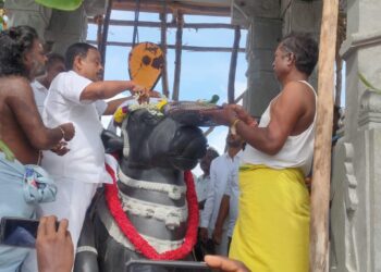 வேதாரண்யம் வேதாமிர்த ஏரியில் MLA ஓ. எஸ். மணியன் ஏற்பாட்டில்  நந்தீஸ்வரர் ஆலயம் நிர்மானிக்கப்பட்டது.