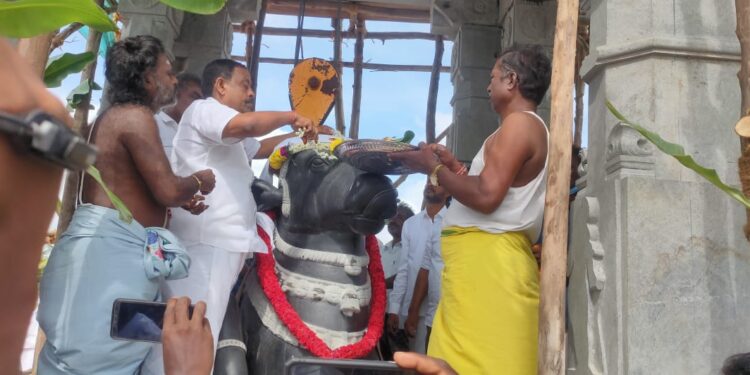 வேதாரண்யம் வேதாமிர்த ஏரியில் MLA ஓ. எஸ். மணியன் ஏற்பாட்டில்  நந்தீஸ்வரர் ஆலயம் நிர்மானிக்கப்பட்டது.