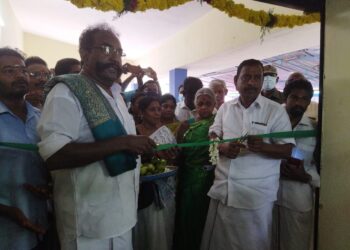 வேதாரண்யம் பகுதியில் இரண்டு கூட்டுறவு அங்காடிகளை எம்எல்ஏ ஓ.எஸ் மணியன்  திறந்து வைத்தார்