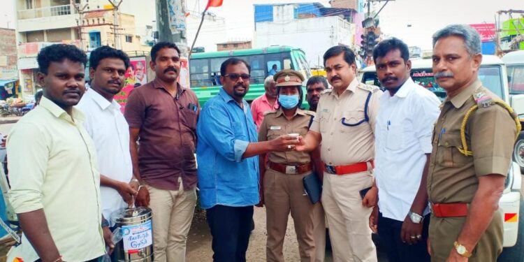 விஜய் டிவி நகைச்சுவை நடிகர் டைகர் தங்கதுரை பிறந்த நாள் விழா – பொதுமக்களுக்கு முககவசம் கபசுரக் குடிநீர் வழங்கப்பட்டது