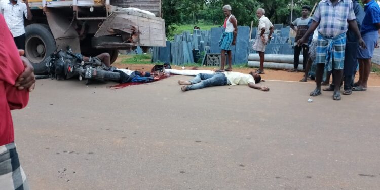 வேதாரண்யம் அருகே இருசக்கர வாகன விபத்தில் இரண்டு இளைஞர்கள் பலி – போலீசார் விசாரணை