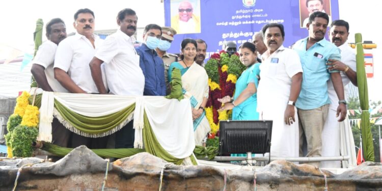 தூத்துக்குடியில் குரூஸ் பர்னாந்து 152 வது பிறந்த நாள் விழா: சிலைக்கு எம்பி, அமைச்சர், எம்.எல்.ஏ, ஆகியோர் மாலை அணிவித்து மரியாதை செலுத்தினர்!