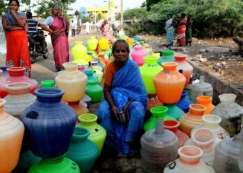 வேதாரண்யம் நகராட்சி பகுதியில் கொள்ளிடம் கூட்டு குடிநீர் விநியோகத்தில்  அடிக்கடி ஏற்படும் தடைகளை சீர் செய்ய பொதுமக்கள் கோரிக்கை