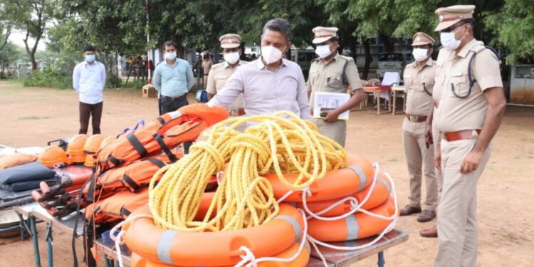தூத்துக்குடி மாவட்டத்தில் வெள்ளதடுப்பு முன்னெச்சரிக்கை நடவடிக்கைகள் குறித்து ஐஜி ஆய்வு