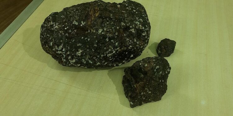 வெள்ளப்பள்ளம் கடற்கரையில், சுமார் ரூ.2 கோடி மதிப்புள்ள 2.36 Kg அம்பர்கிரிஷ் வைத்திருந்த இருவர் கைது