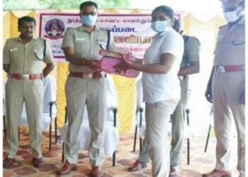 தூத்துக்குடி மாவட்ட எஸ்பி  ஜெயக்குமார்  தலைமையில் தீபாவளி கொண்டாட்டம் –  தலை தீபாவளி கொண்டாடும் காவலர்கள் 46 பேருக்கு பட்டாசு, இனிப்பு மற்றும் பரிசு