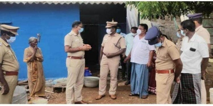 பசுவந்தனை பகுதியில் ஒருவர் கொலை – சம்பவ இடத்தை மாவட்ட எஸ்பி எஸ். ஜெயக்குமார் நேரில் சென்று விசாரணை
