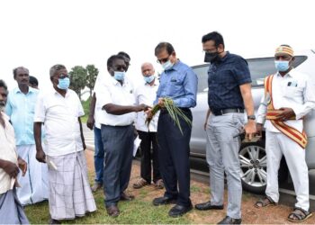 நாகப்பட்டினம் மாவட்டத்தில் சமீபத்தில் பெய்த மழை வெள்ளத்தால் பாதிக்கப்பட்ட பகுதிகளையும், முகாமில் தங்க வைக்கப்பட்ட மக்களையும் கூடுதல் தலைமை செயலாளர் அதுல்யாமிஸ்ரா பார்வையிட்டார்