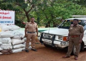 குளத்தூர்  பகுதியில் சட்டவிரோதமாக 50 கிலோ எடையுள்ள 35 மூட்டை ரேஷன்  அரிசி மற்றும் கடத்தலுக்கு பயன்படுத்தப்பட்ட வாகனம் பறிமுதல்.