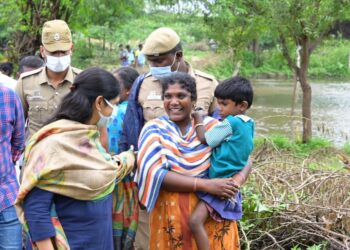 கனமழையால் பாதிக்கப்பட்ட பகுதிகளை கனிமொழி எம்பி பார்வை