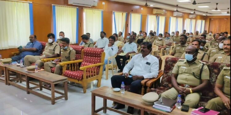 தூத்துக்குடி மாவட்டத்தில் உள்ள அனைத்து காவல் துணை கண்காணிப்பாளர்கள் மற்றும் காவல் ஆய்வாளர்களுக்கான மாதாந்திர ஆய்வு கூட்டம்