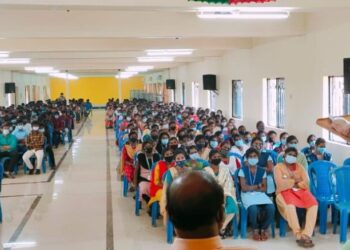 சமுகவலைதள குற்றங்கள் குறித்து கல்லூரி மாணவிகளுக்கு மாவட்ட எஸ்பி விழிப்புணர்வு