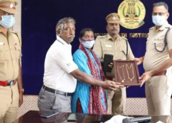 தூத்துக்குடியில் பெண்ணிடம் பறிக்கப்பட்ட 3½ பவுன் தங்கசெயின்கள் மீட்பு
