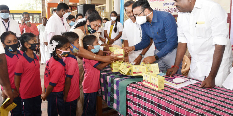 நாகப்பட்டினம் மாவட்ட பழங்குடியினர் நல மாணவர்களிடமிருந்து புதிய மற்றும் புதுப்பித்தல் விண்ணப்பங்கள் பெற்று விண்ணப்பிக்க கோரிக்கை