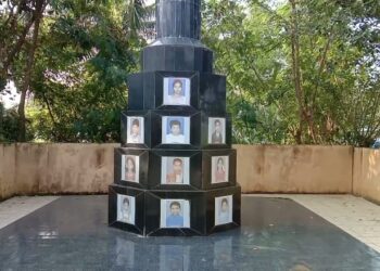 பள்ளி வேன் கவிழ்ந்த விபத்தில் குழந்தைகள், ஆசிரியை  பலியான 12-ம் ஆண்டு நினைவு தினம் .