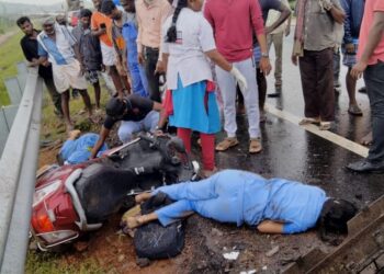 நெல்லையில் சாலை விபத்தில் இரண்டு மருத்துவக்கல்லூரி மாணவிகள் உட்பட மூன்று பேர் பலி* .